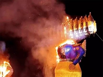 रायपुर में रावण दहन पर आतिशबाजी, बिलासपुर में हादसा